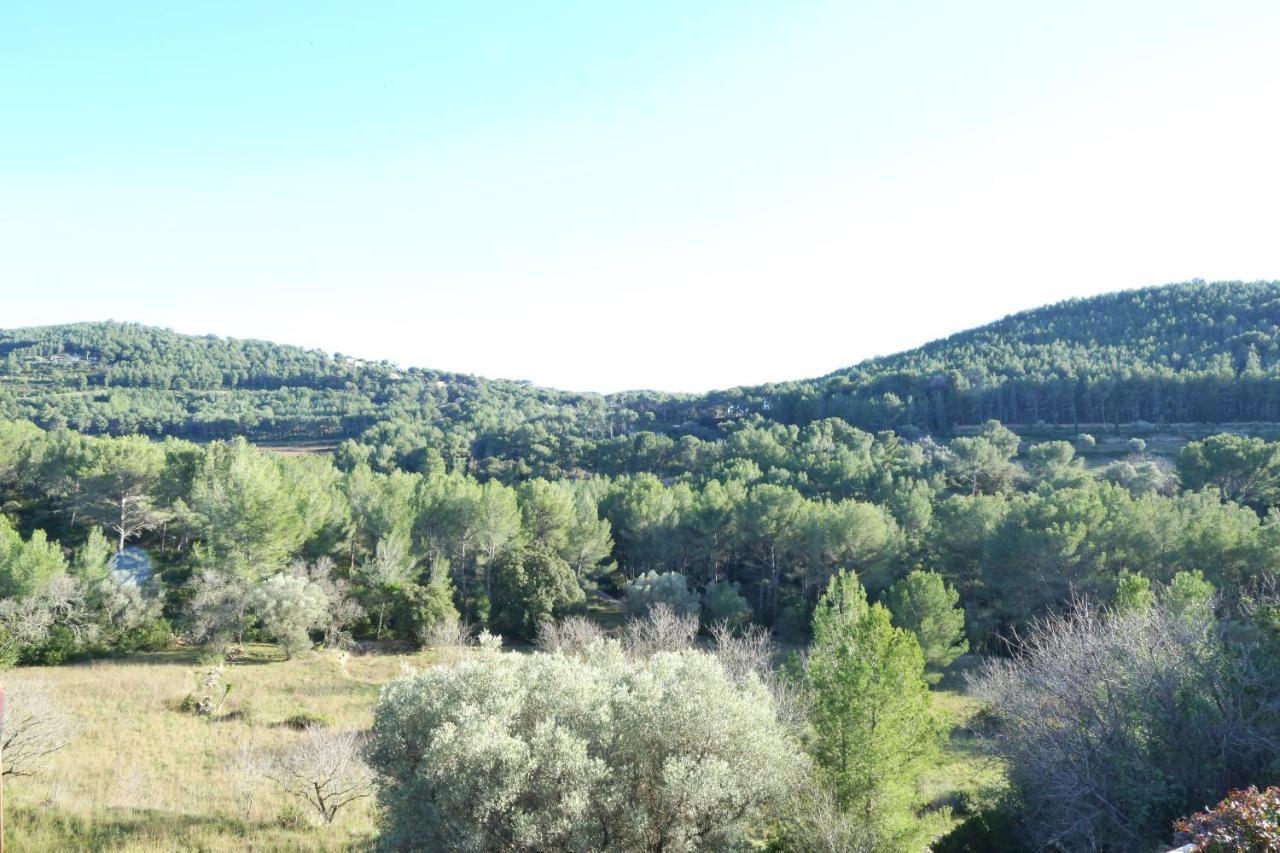 L'Oustaou Dorey سا سيرْ سور مير المظهر الخارجي الصورة
